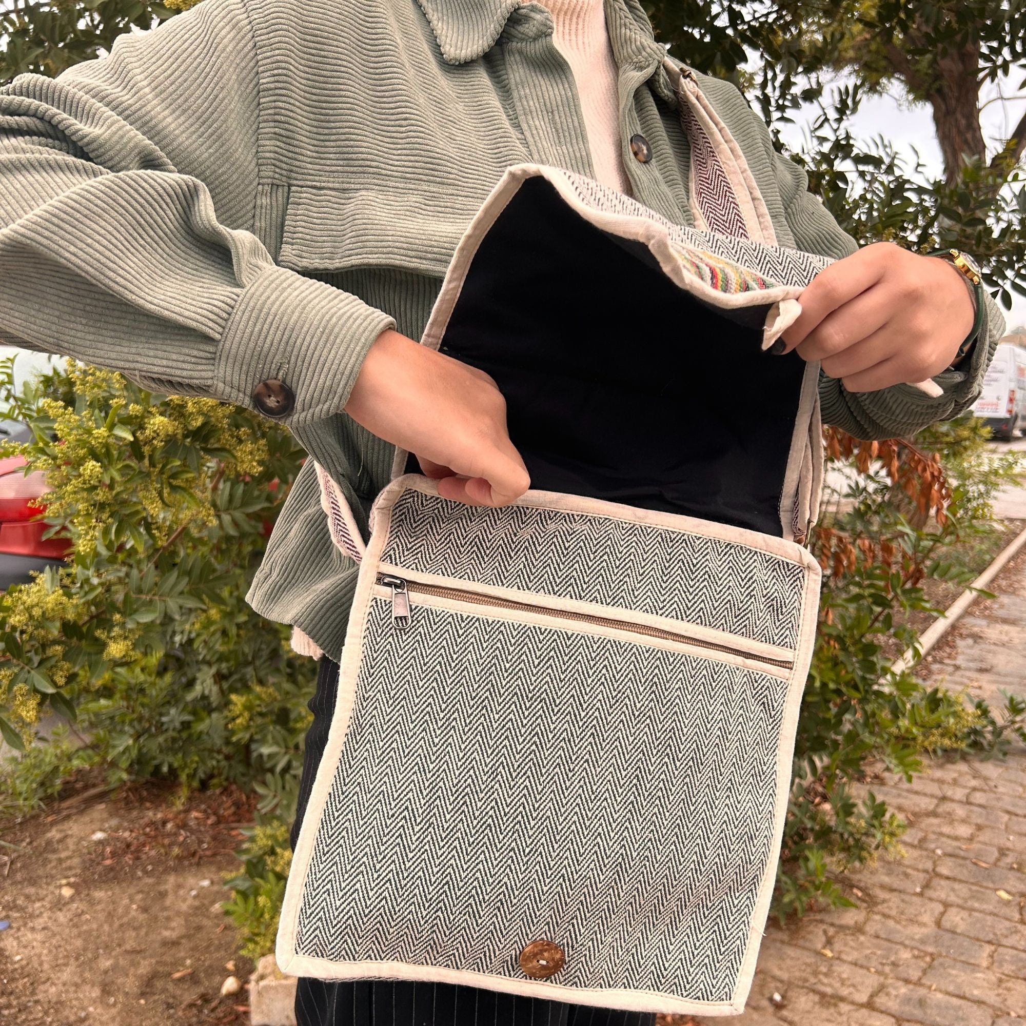 Bolsos/as, Riñoneras, Bandoleras... de Cáñamo ( 25 modelos )