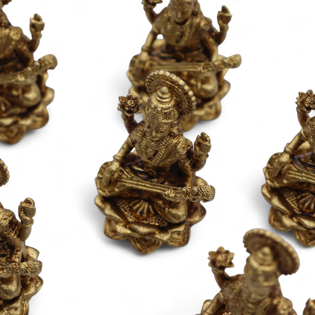 Dioses en miniatura de latón - Sarswati (22gms)  - 34mm