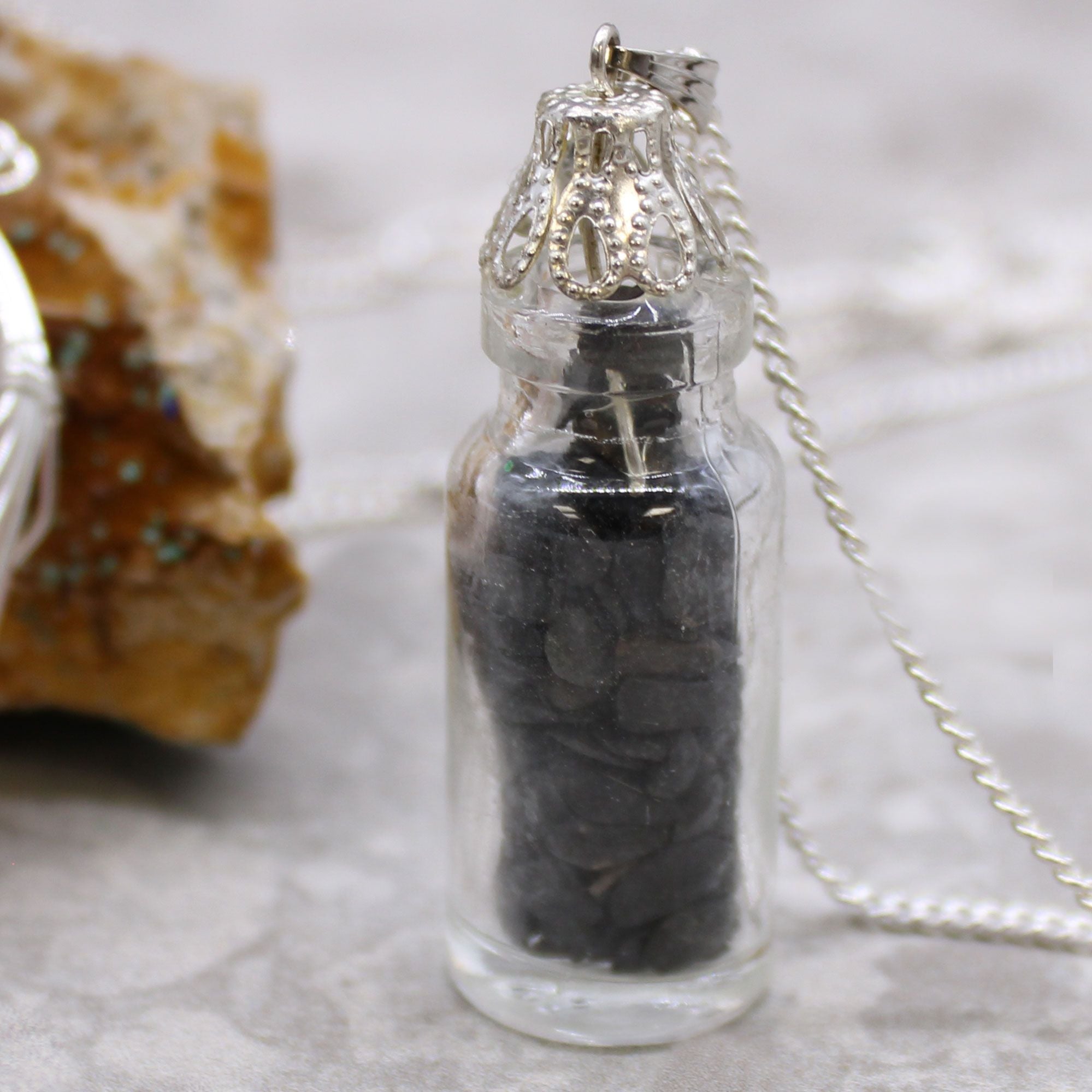 Collar de Piedras Preciosas Embotelladas - Ónix Negro  2
