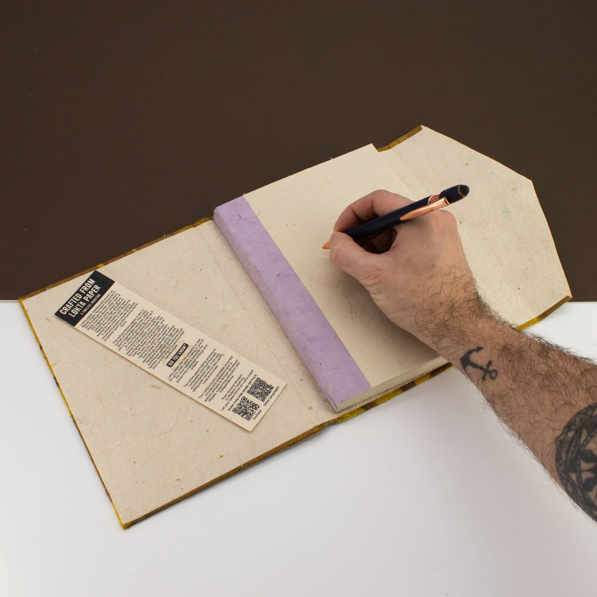Lokta Bold Floral Notebook – Grande (21x15cm) – 45 hojas – Incluye marcapáginas – Oliva