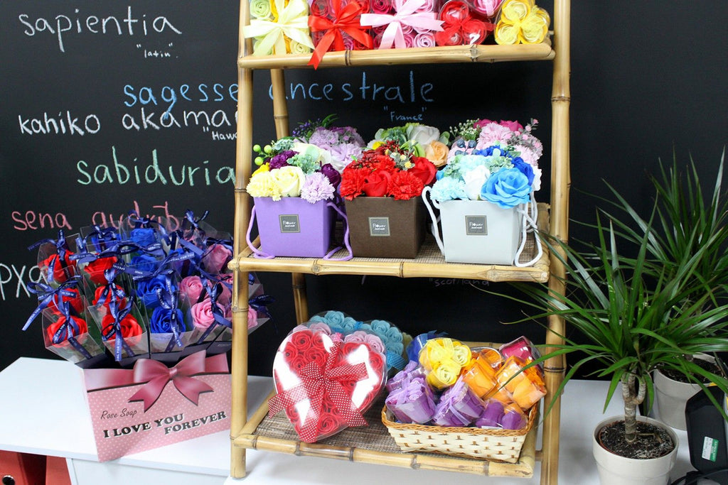 Set de 24 flores de Jabón ( 4 modelos )