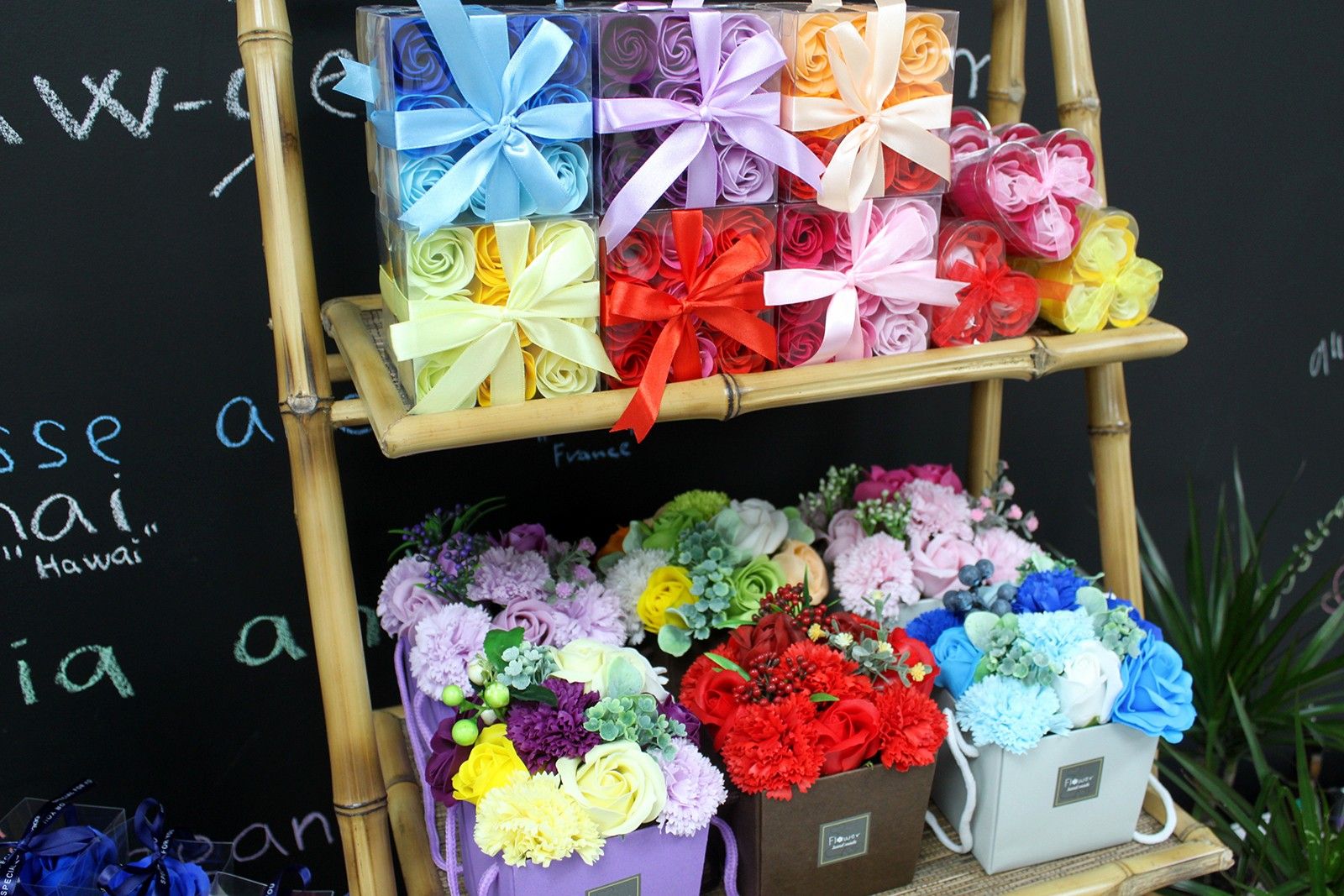 Set de 3 Flores de Jabón Caja Corazón ( 7 modelos )