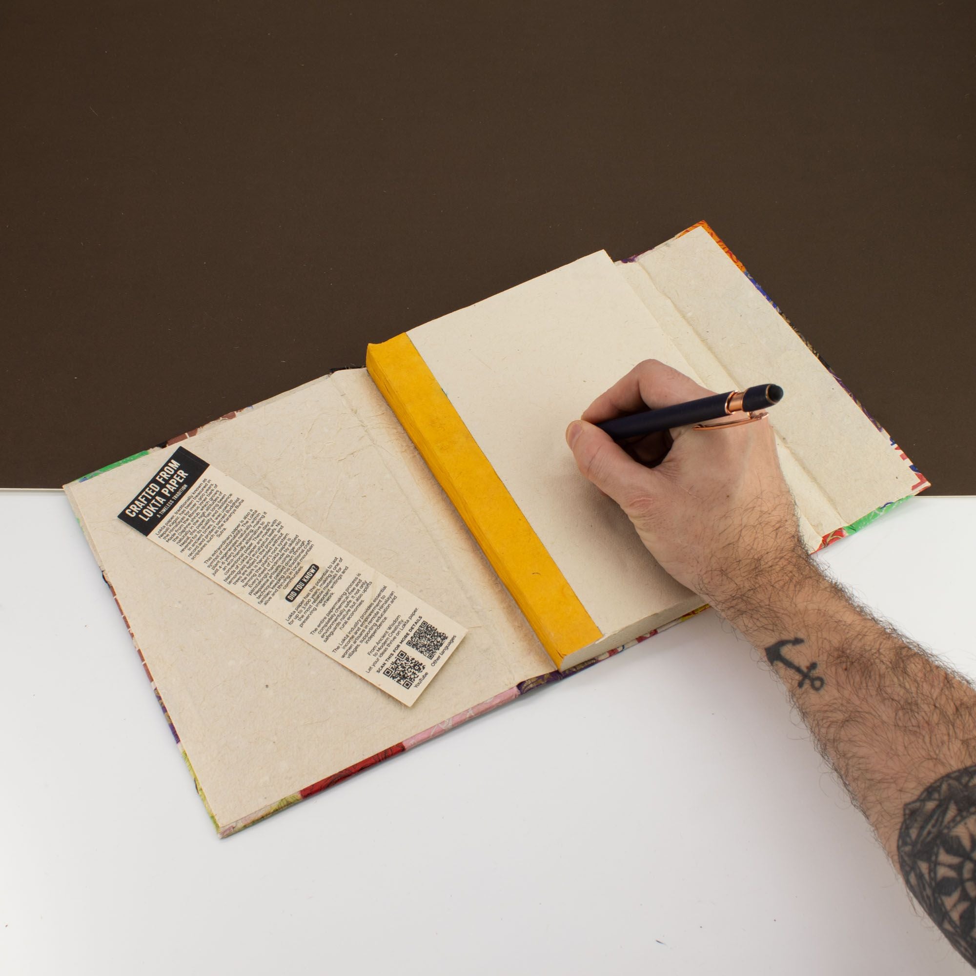 Lokta Patchwork Notebook – Grande (21x15cm) – 45 Hojas – Incluye marcador de páginas – Multicolor