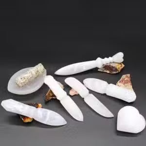 Cuchillo Ritual de Selenita Natural ( 4 modelos diferentes )