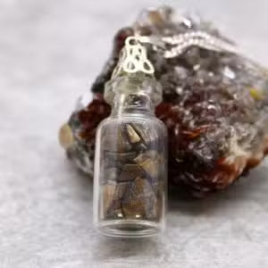 Collar con Piedras Naturales Embotelladas ( 5 modelos )